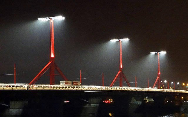Elkészült a Rákóczi híd új köz- és díszvilágítása